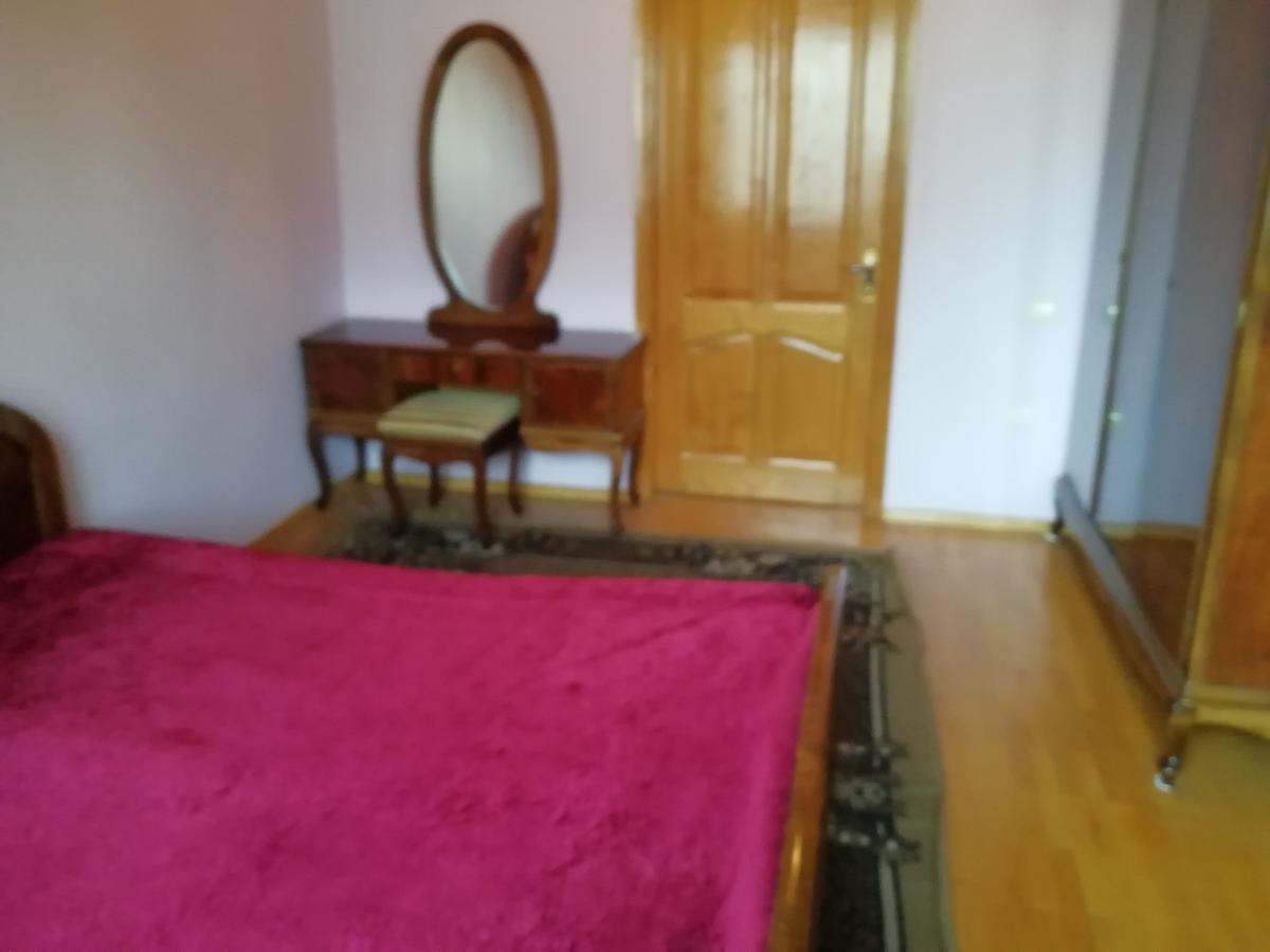 Apartment Georgy Batoemi Buitenkant foto