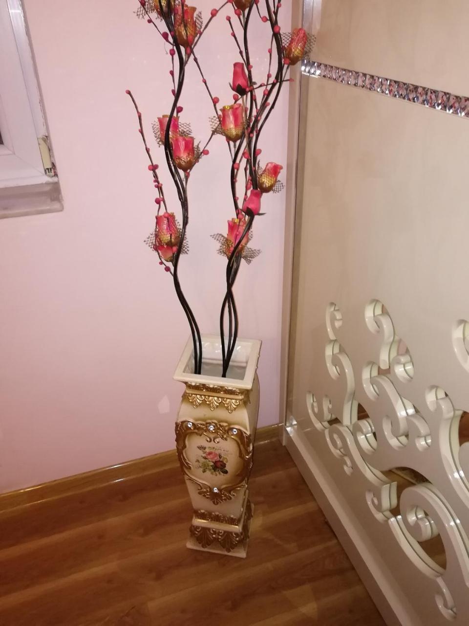 Apartment Georgy Batoemi Buitenkant foto